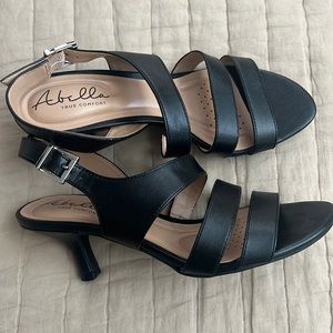 Abella True Confort Kitten Heel Sandals